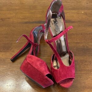Deep Red Suede Women's Heels Carlos Santana size 9